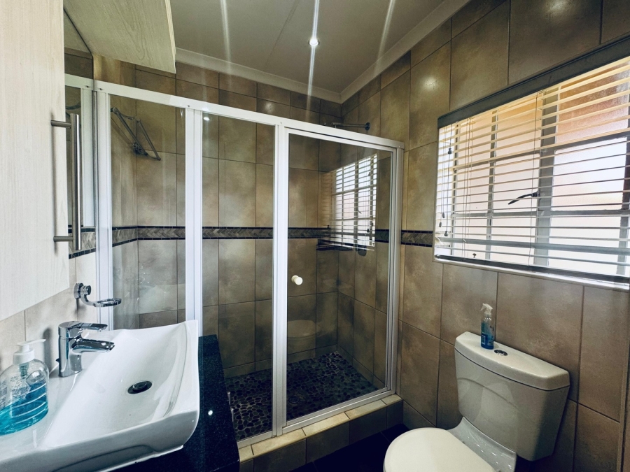 3 Bedroom Property for Sale in Waterkloof East North West